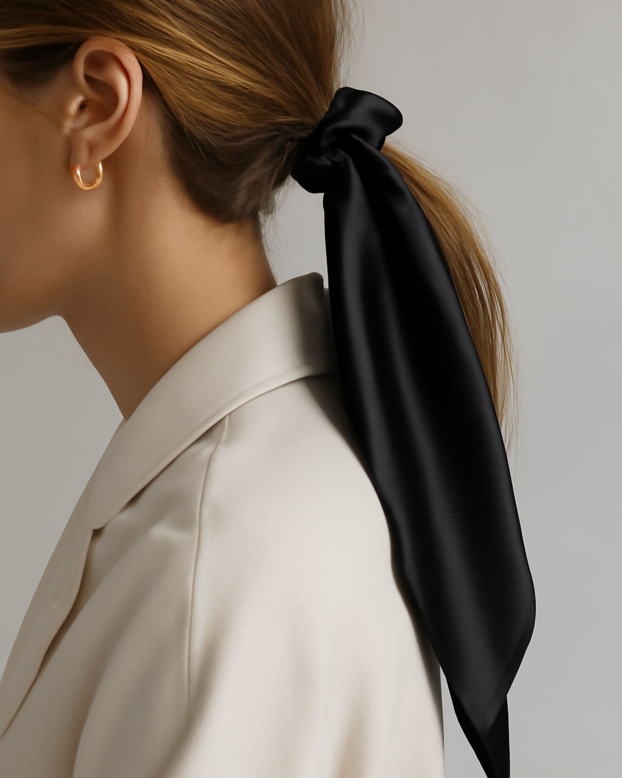 Jedwabna gumka bunny - czarna